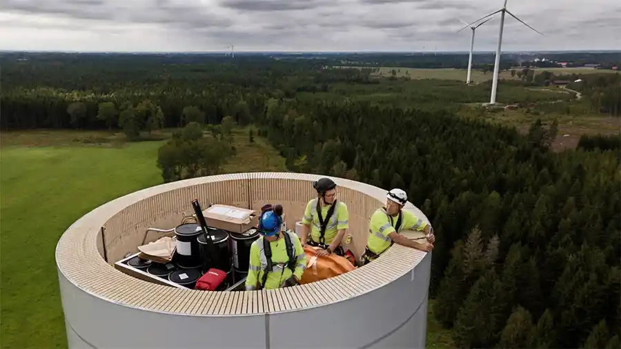 De hoogste windturbinetoren van hout staat in Zweden