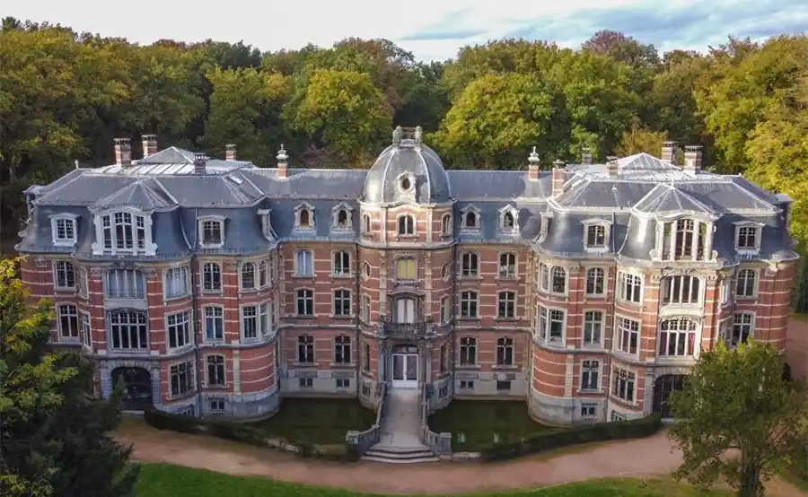 Erfgoedpremie voor dakrestauratie kasteel Ravenhof