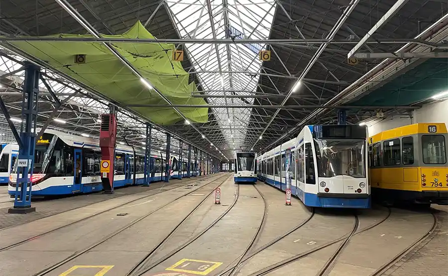 Monumentaal dak tramremise GVB Amsterdam wordt verduurzaamd