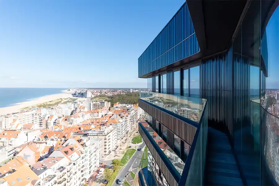 De Heldentoren versterkt de grandeur van Knokke-Heist