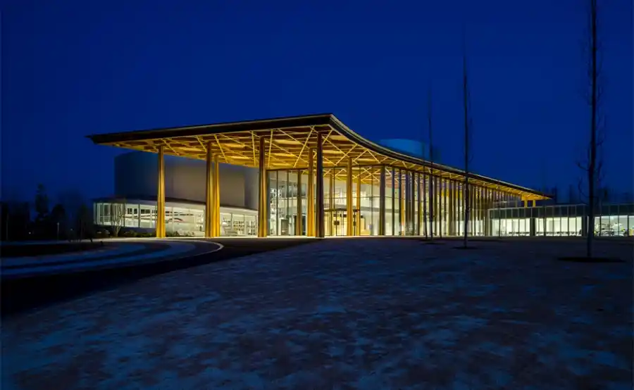 Shigeru Ban voltooit het Toyota City Museum: een nieuw cultureel centrum in Japan