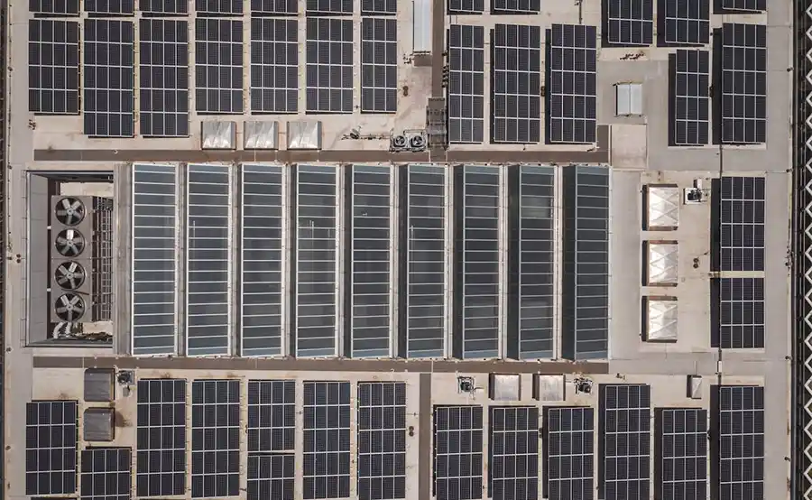 Nieuw bedrijfspand bouwen? Kies voor zonnepanelen!