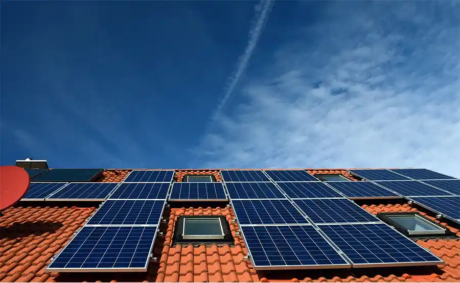 Hoe werken zonnepanelen precies en wat brengen de nieuwste modellen op?