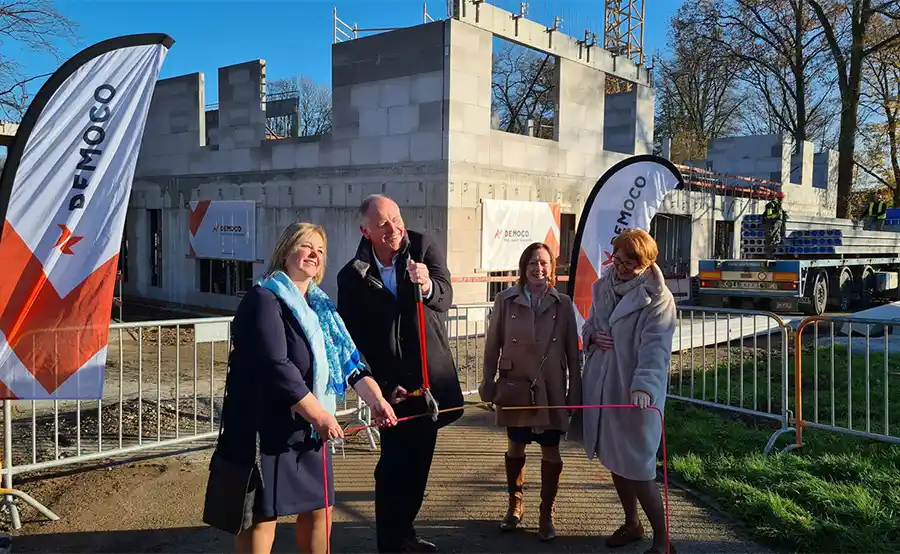 Symbolische eerste steen gelegd voor nieuwe schoolgebouwen in Lanaken