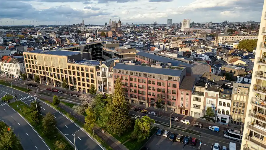 15 meter hoog graffitikunstwerk van Rubens kondigt nieuw studentencomplex aan