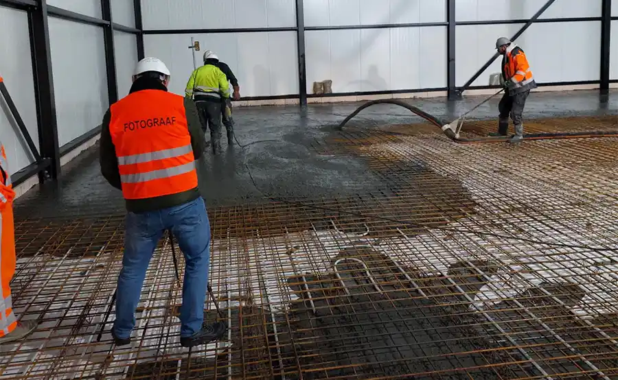 Betonproducent pioniert met cement dat 25% minder CO2 uitstoot