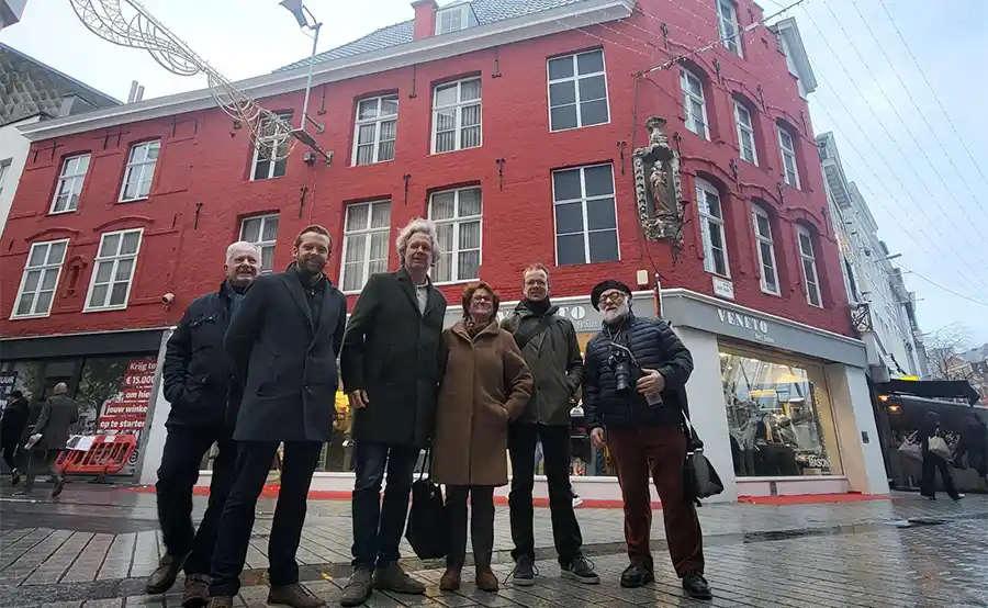 Opvallende gevelrenovatie van historisch pand Het Gouden Cruys in Kortrijk