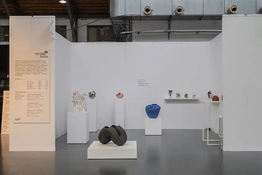 Tweede editie van ceramic brussels van start met een focus op Noorse crafts