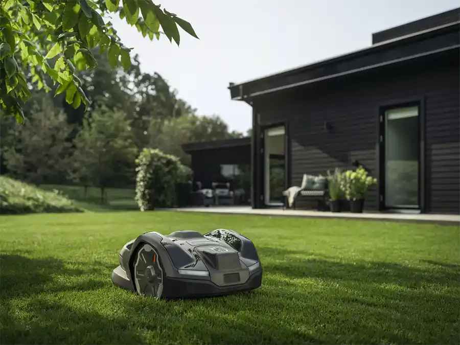 Husqvarna introduceert twee nieuwe robotmaaiers voor de kleinere tuin