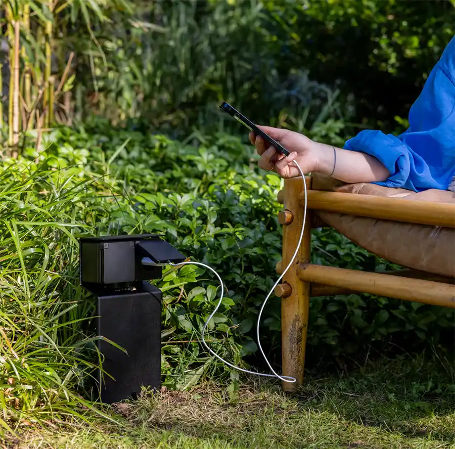 Handige stroomvoorziening in de tuin met de nieuwe Niko Hydro tuinpaal essential