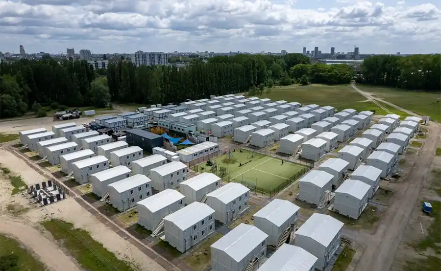 Online veiling van containerwoningen van Oekraïense vluchtelingen